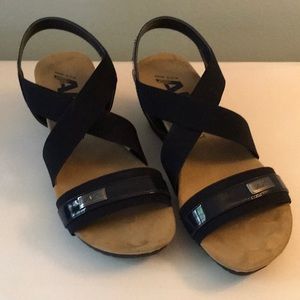 ❗️2 for 20.00❗️Anne Klein Sport sandals.